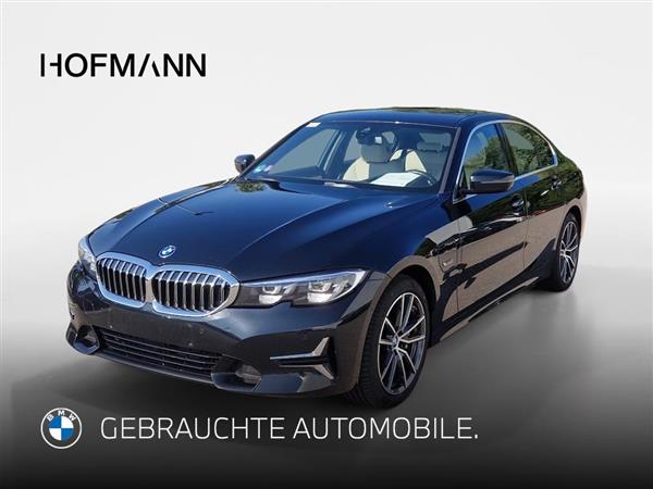 330e xDrive Limousine