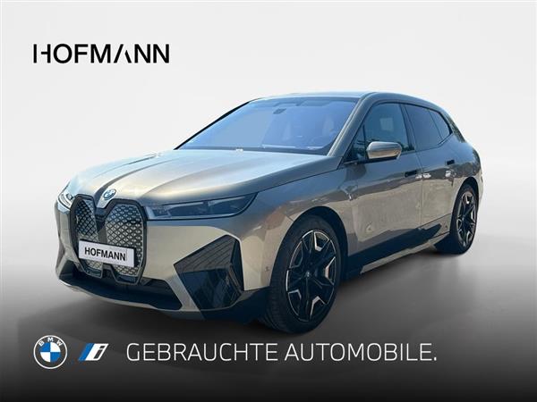iX xDrive40